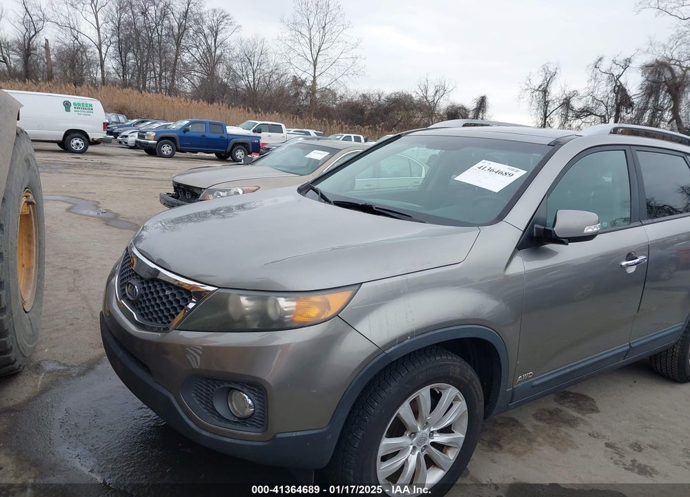2011 KIA SORENTO EX V6 VIN: 5XYKUDA22BG057835