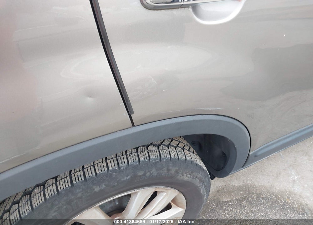 2011 KIA SORENTO EX V6 VIN: 5XYKUDA22BG057835