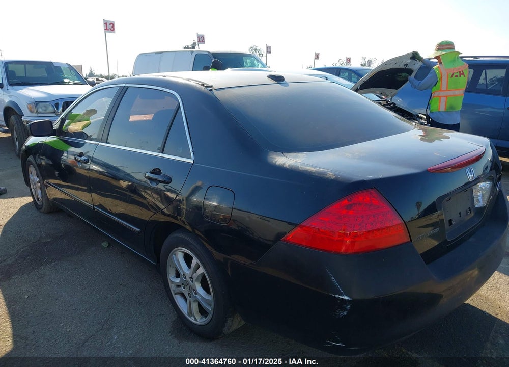 2007 HONDA ACCORD 2.4 EX VIN: 1HGCM56857A040897