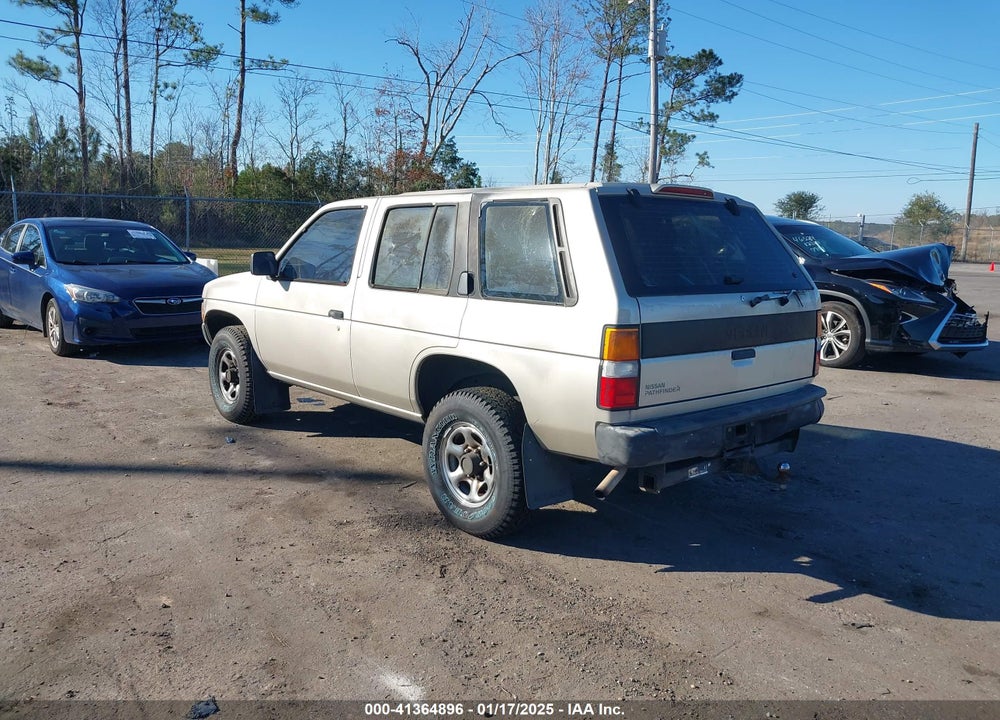 1994 NISSAN PATHFINDER XE VIN: JN8HD17S5RW200682