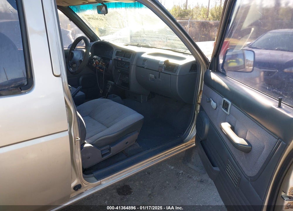 1994 NISSAN PATHFINDER XE VIN: JN8HD17S5RW200682