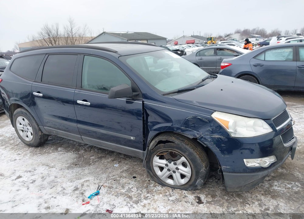2010 CHEVROLET TRAVERSE LS VIN: 1GNLVEED6AS106800