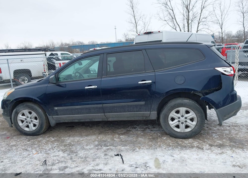 2010 CHEVROLET TRAVERSE LS VIN: 1GNLVEED6AS106800