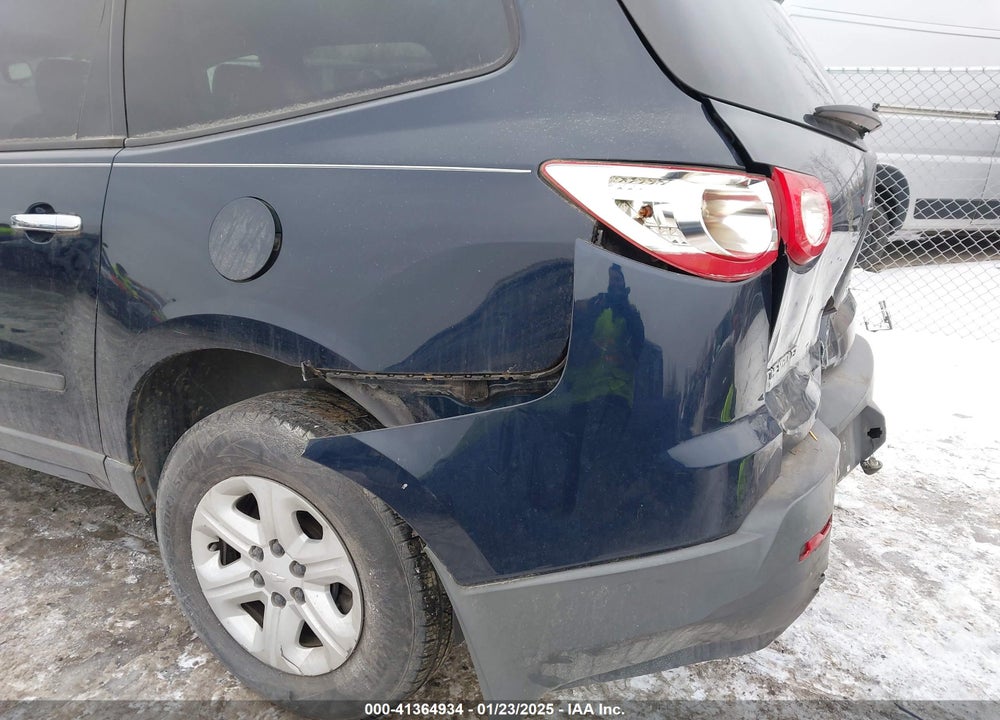 2010 CHEVROLET TRAVERSE LS VIN: 1GNLVEED6AS106800