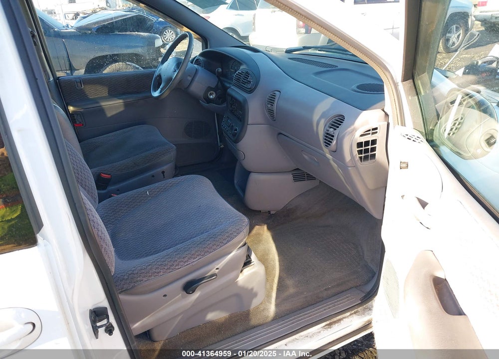 2000 CHRYSLER GRAND VOYAGER SE VIN: 2C4GJ44R7YR771200