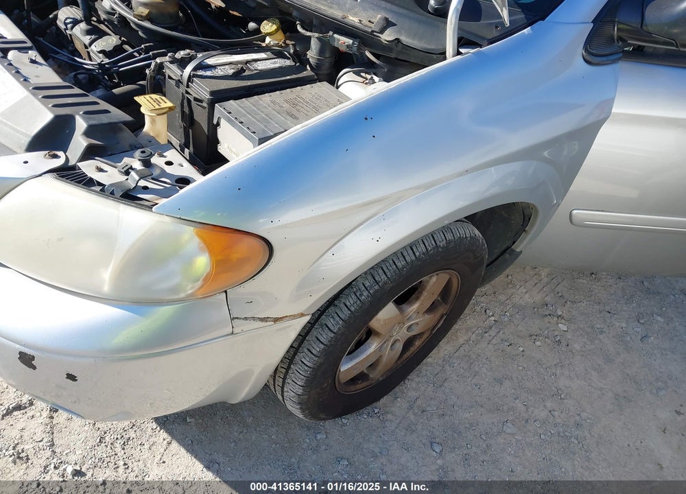 2005 DODGE GRAND CARAVAN SXT VIN: 2D4GP44L95R288168