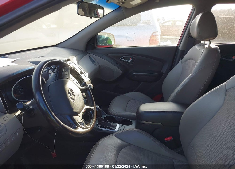 2015 HYUNDAI TUCSON SE VIN: KM8JUCAG6FU102549