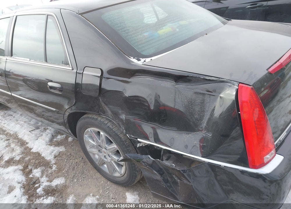 2011 CADILLAC DTS PREMIUM COLLECTION VIN: 1G6KH5E66BU123957
