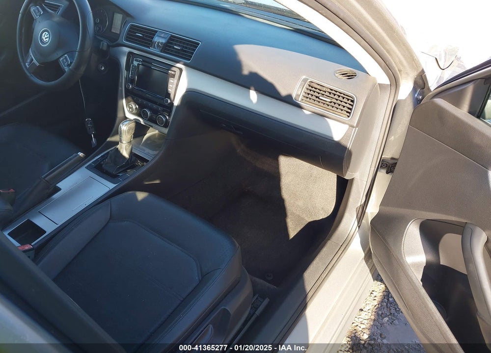 2012 VOLKSWAGEN PASSAT VIN: 1VWBP7A3XCC015725