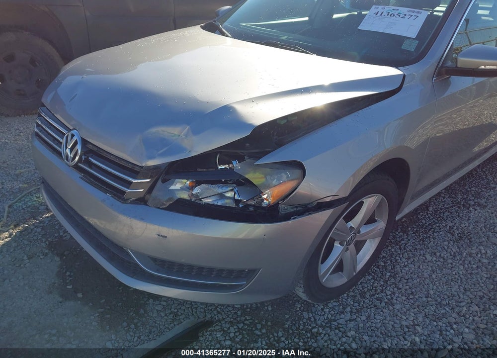 2012 VOLKSWAGEN PASSAT VIN: 1VWBP7A3XCC015725