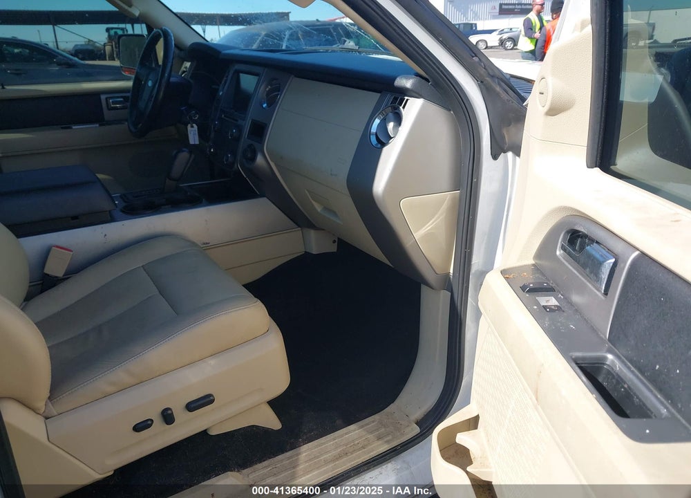 2015 FORD EXPEDITION XLT VIN: 1FMJU1HT2FEF26067