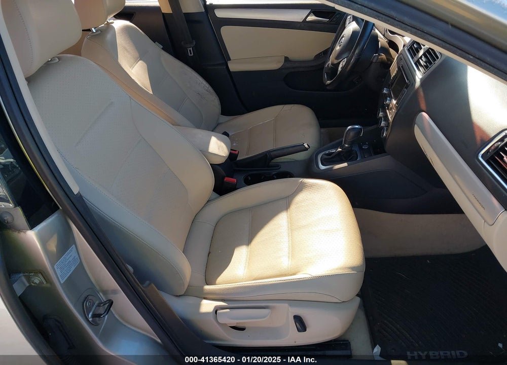 2014 VOLKSWAGEN JETTA HYBRID SEL PREMIUM VIN: 3VW637AJ7EM217600