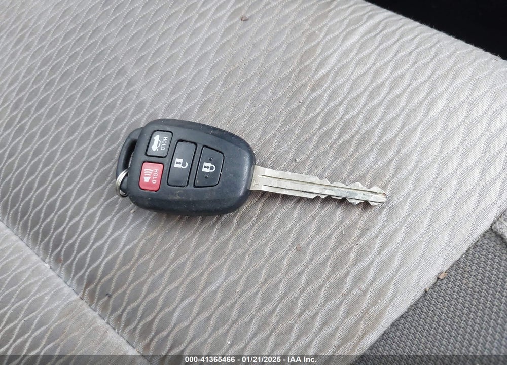 2019 TOYOTA COROLLA VIN: 2T1BURHE2KC142392