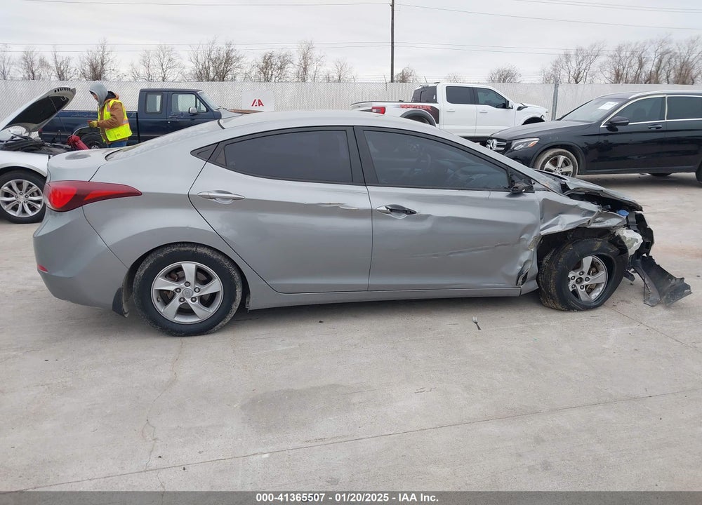 2015 HYUNDAI ELANTRA SE VIN: KMHDH4AE8FU390628