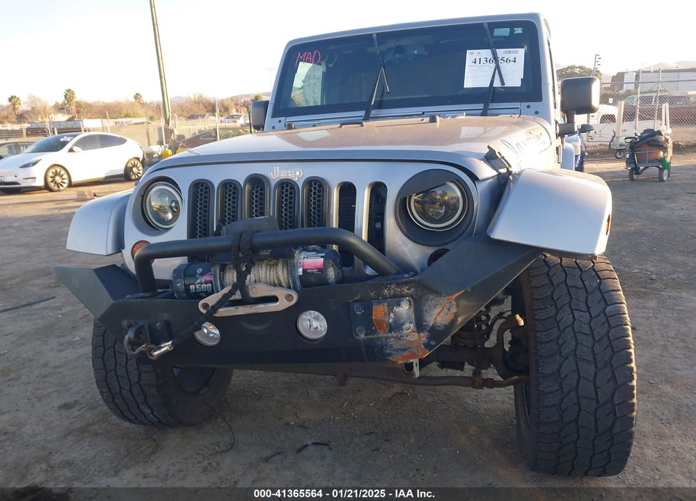 2013 JEEP WRANGLER UNLIMITED SAHARA VIN: 1C4BJWEG1DL560841