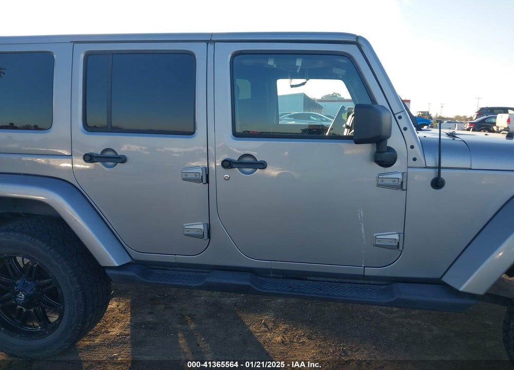2013 JEEP WRANGLER UNLIMITED SAHARA VIN: 1C4BJWEG1DL560841