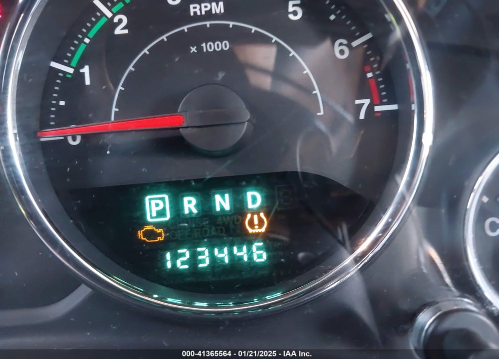2013 JEEP WRANGLER UNLIMITED SAHARA VIN: 1C4BJWEG1DL560841
