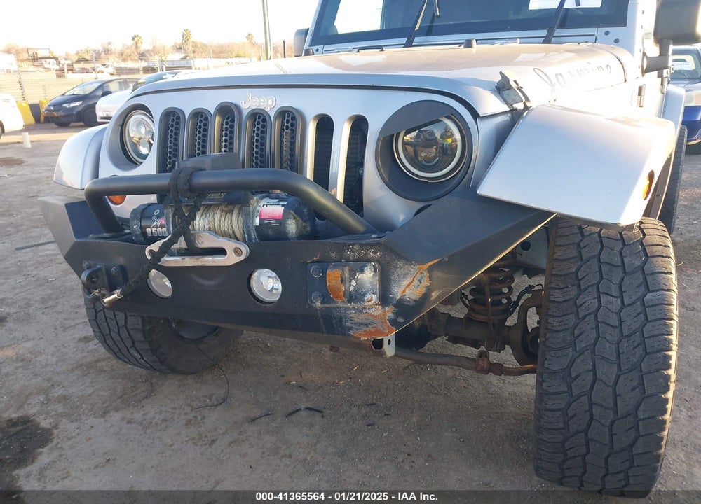 2013 JEEP WRANGLER UNLIMITED SAHARA VIN: 1C4BJWEG1DL560841