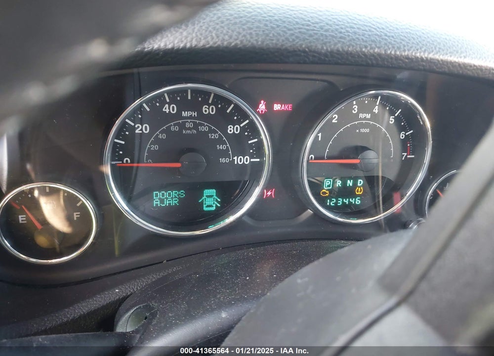 2013 JEEP WRANGLER UNLIMITED SAHARA VIN: 1C4BJWEG1DL560841