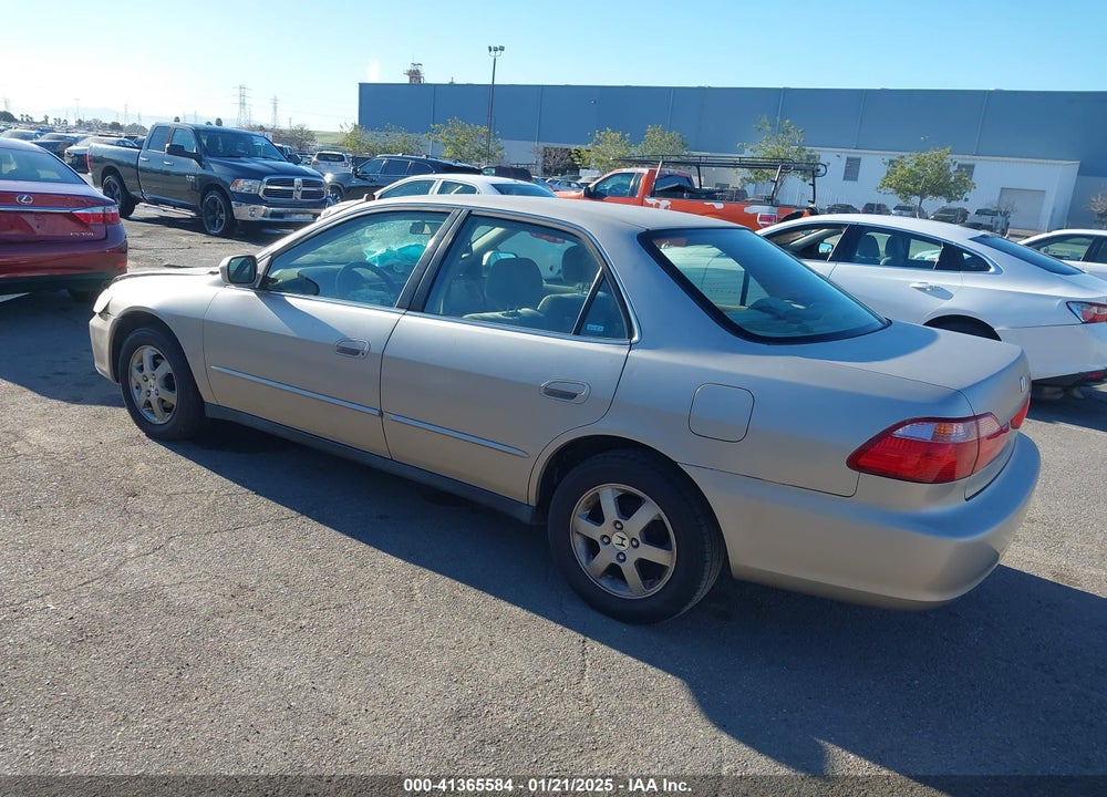 2000 HONDA ACCORD 2.3 SE VIN: JHMCG6698YC022676