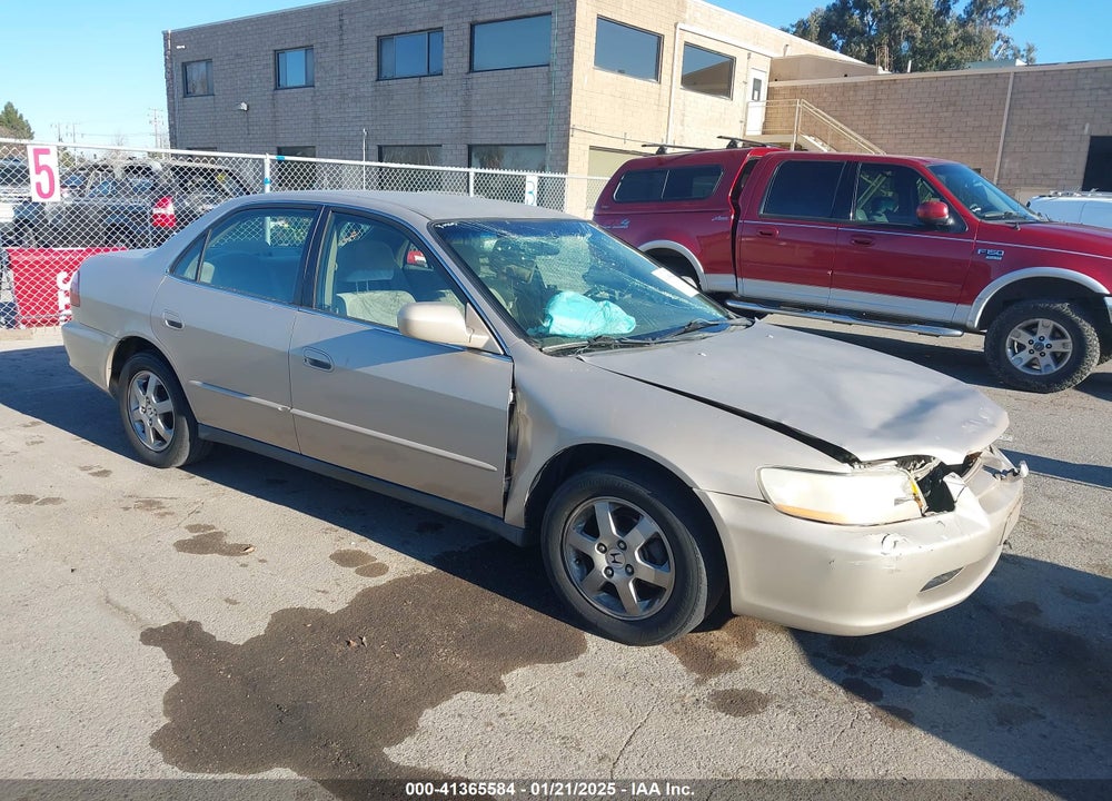2000 HONDA ACCORD 2.3 SE VIN: JHMCG6698YC022676
