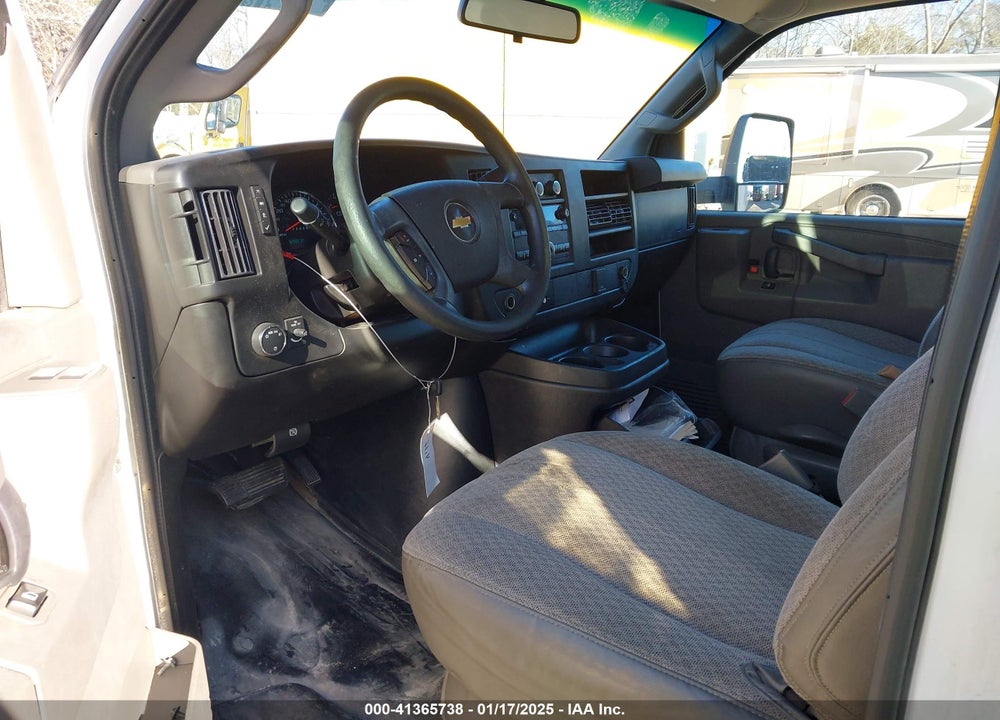 2018 CHEVROLET EXPRESS CUTAWAY WORK VAN VIN: 1GB0GSFG0J1169009