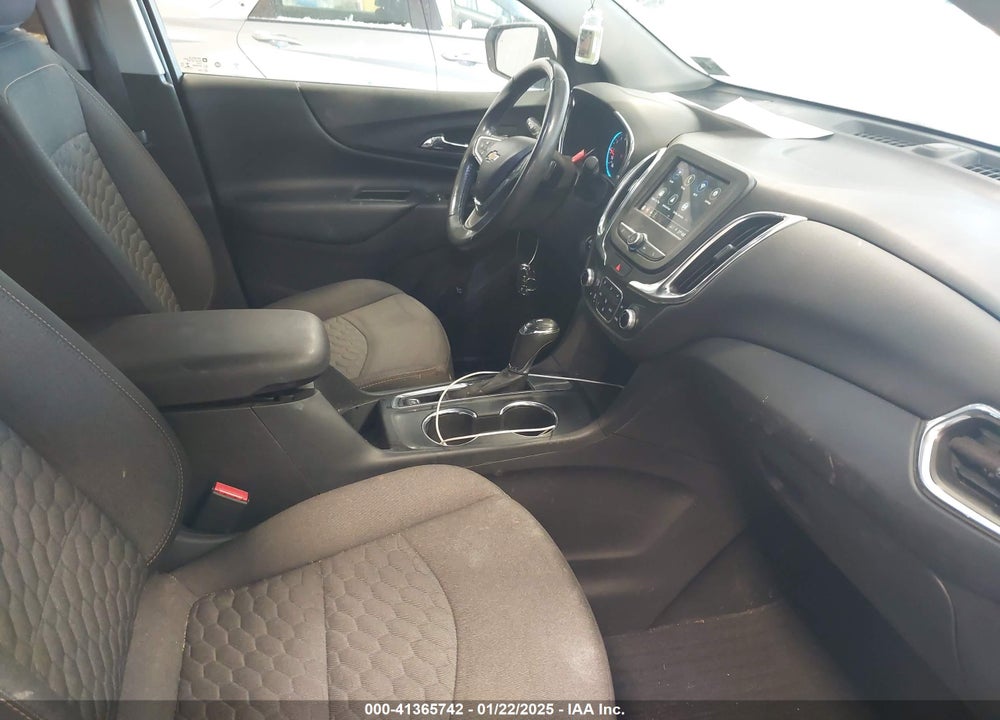 2019 CHEVROLET EQUINOX LT VIN: 3GNAXKEV5KS647402