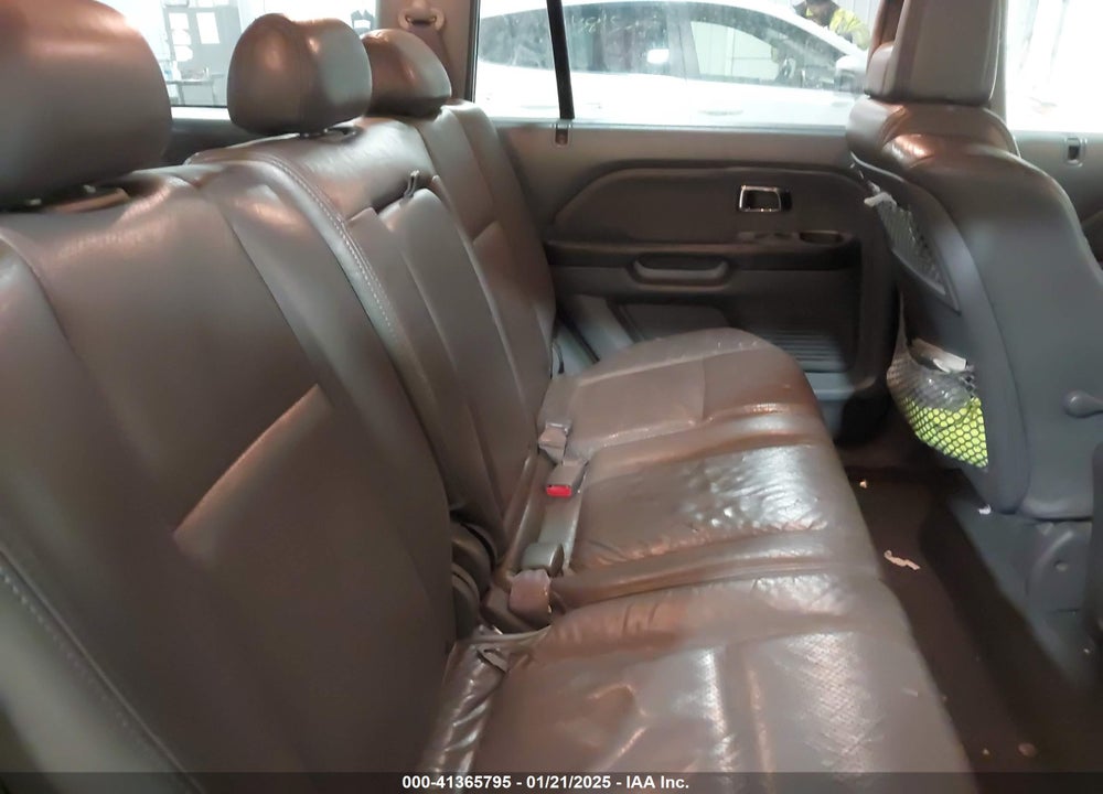 2004 HONDA PILOT EX-L VIN: 2HKYF187X4H584571