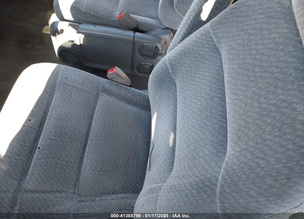 2000 HONDA ODYSSEY LX VIN: 2HKRL1850YH609589