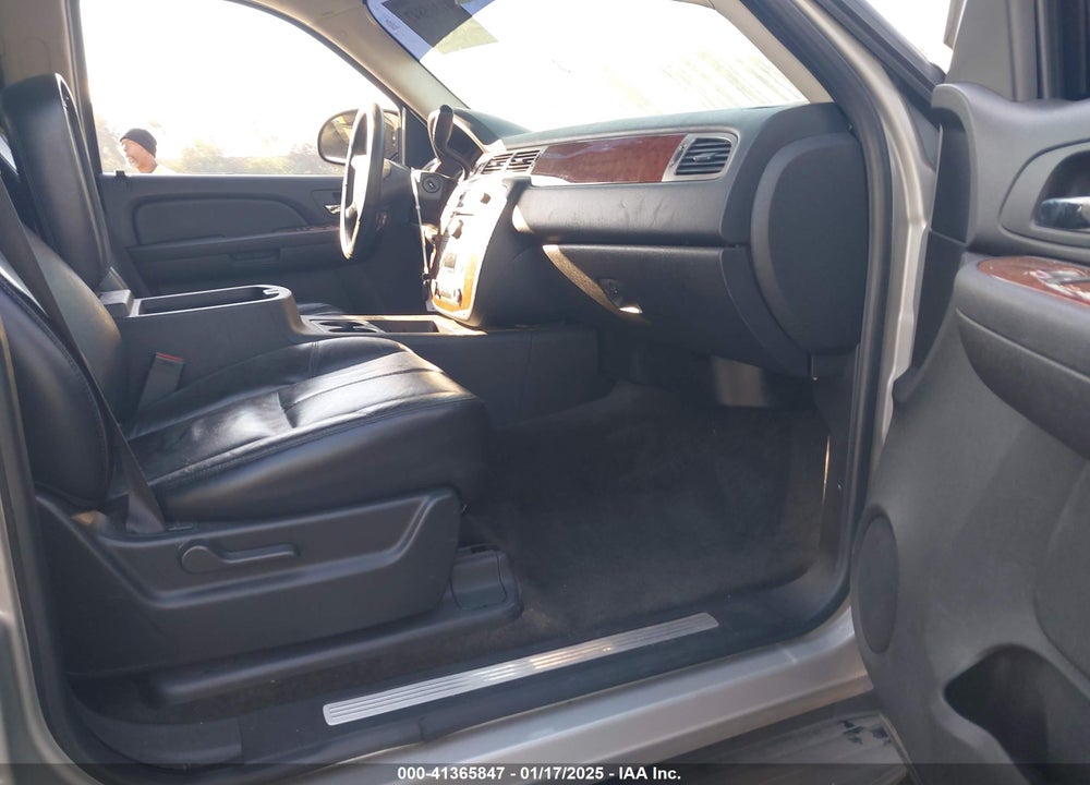 2007 CHEVROLET TAHOE LT VIN: 1GNFC13017J357198