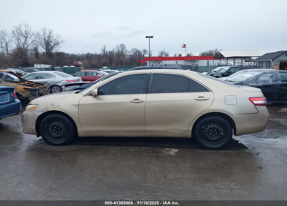 2011 TOYOTA CAMRY LE VIN: 4T1BF3EK0BU677379