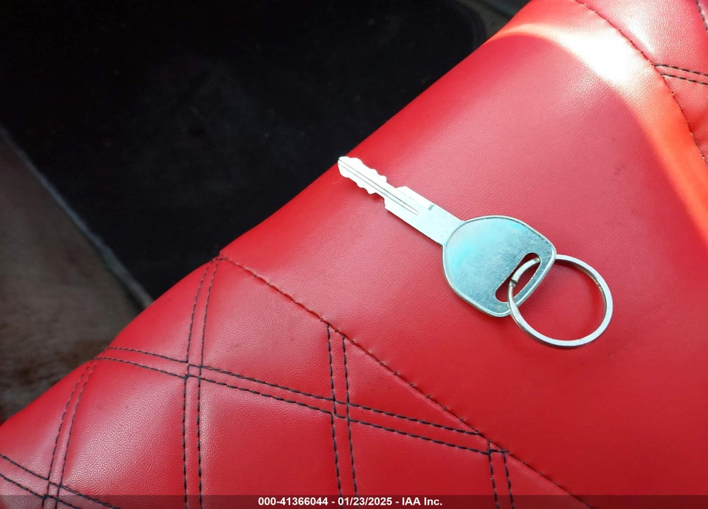 2000 HONDA CIVIC LX VIN: JHMEJ6675YS001220