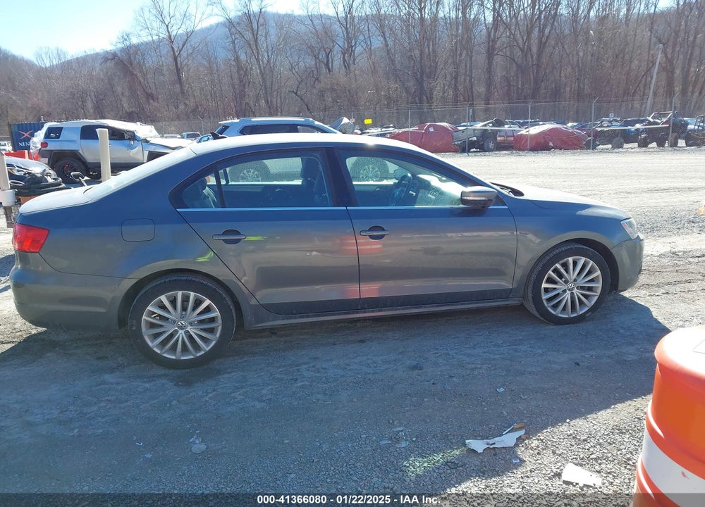2011 VOLKSWAGEN JETTA 2.5L SEL VIN: 3VWLZ7AJ7BM366408