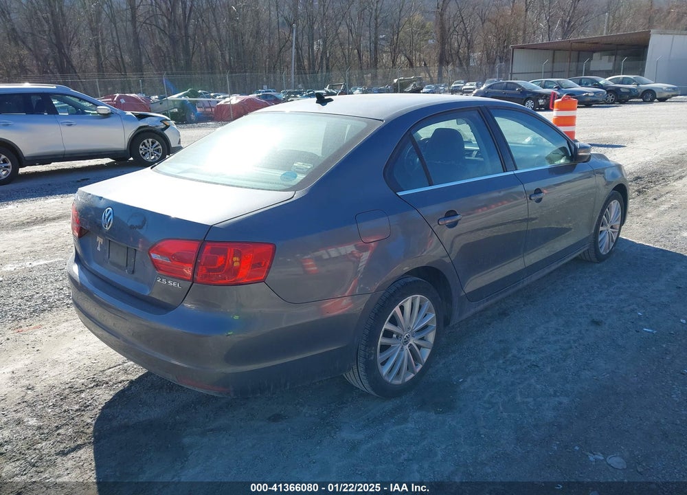 2011 VOLKSWAGEN JETTA 2.5L SEL VIN: 3VWLZ7AJ7BM366408