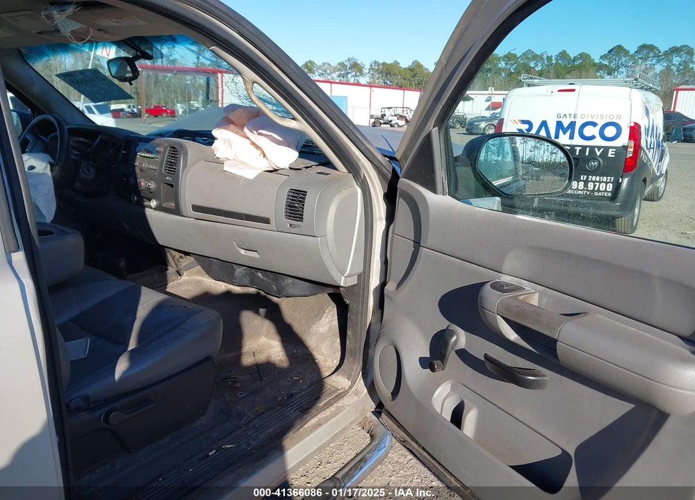 2009 GMC SIERRA 2500HD VIN: 1GTHK44K79E132009