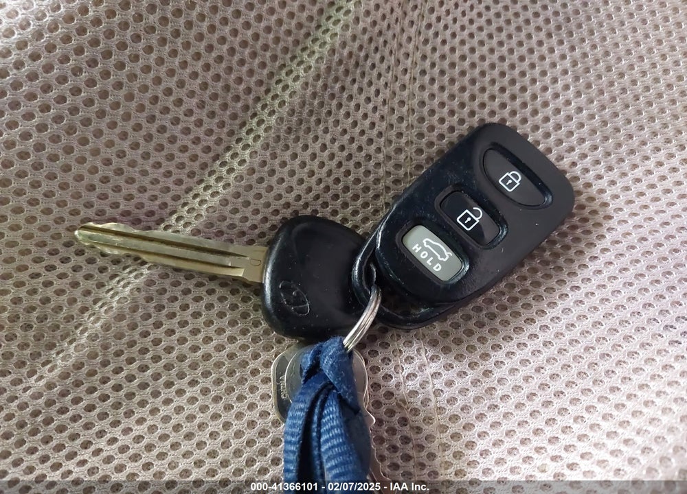 2010 HYUNDAI ELANTRA GLS VIN: KMHDU4AD5AU890578