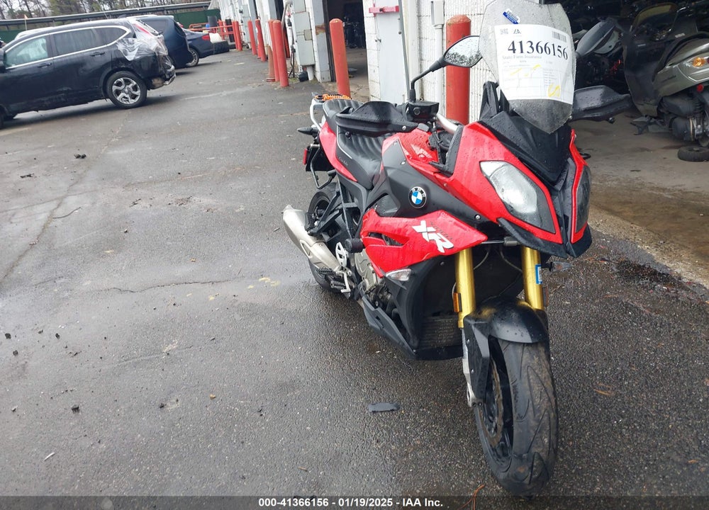 2016 BMW S 1000 XR VIN: WB10D1309GZ463151