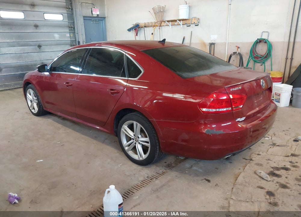 2015 VOLKSWAGEN PASSAT 2.0L TDI SE VIN: 1VWBV7A39FC083024