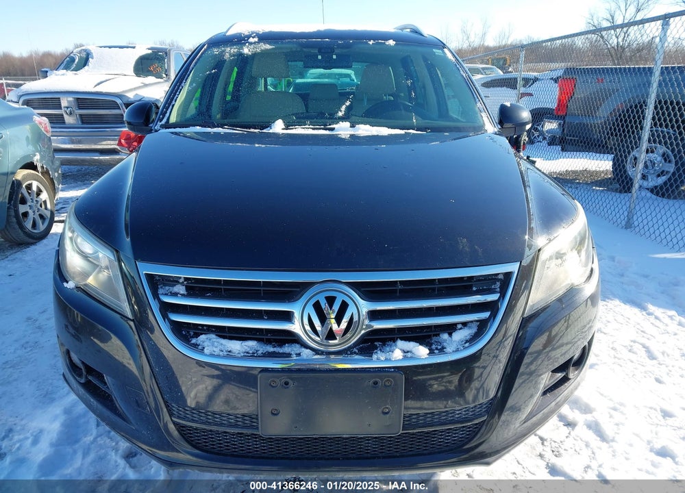 2011 VOLKSWAGEN TIGUAN SEL VIN: WVGBV7AX4BW530160