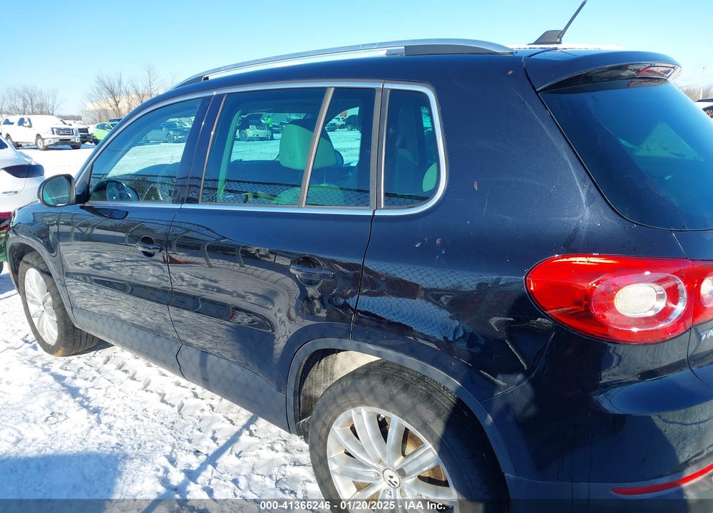 2011 VOLKSWAGEN TIGUAN SEL VIN: WVGBV7AX4BW530160