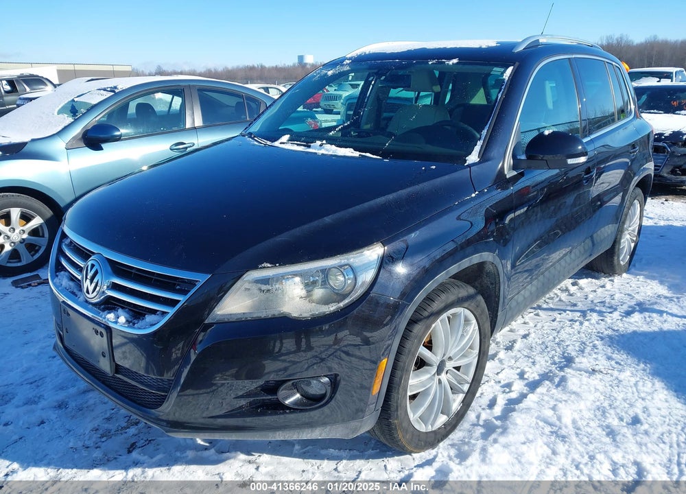2011 VOLKSWAGEN TIGUAN SEL VIN: WVGBV7AX4BW530160
