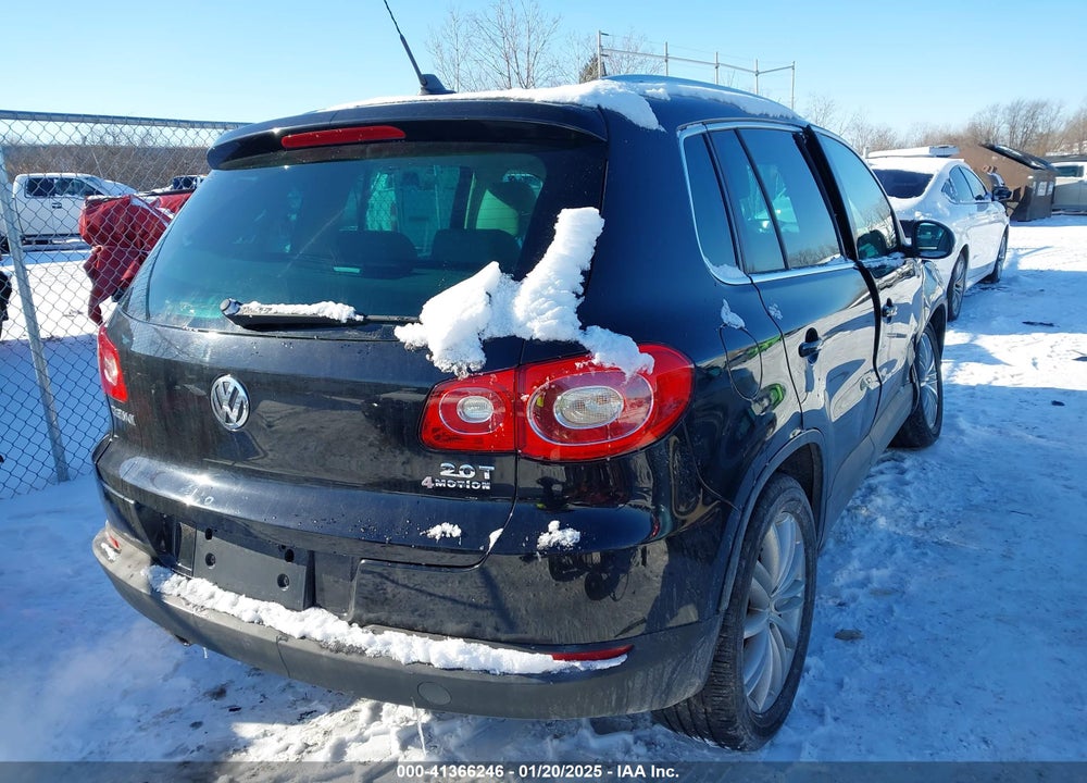 2011 VOLKSWAGEN TIGUAN SEL VIN: WVGBV7AX4BW530160