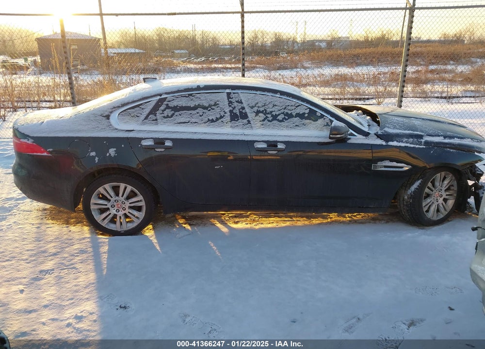 2017 JAGUAR XF 35T PREMIUM VIN: SAJBJ4BV4HCY32538