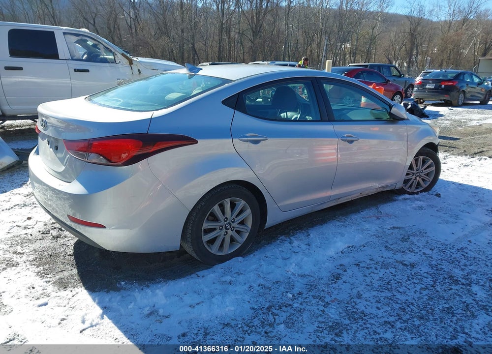 2015 HYUNDAI ELANTRA VIN: 5NPDH4AE1FH619696