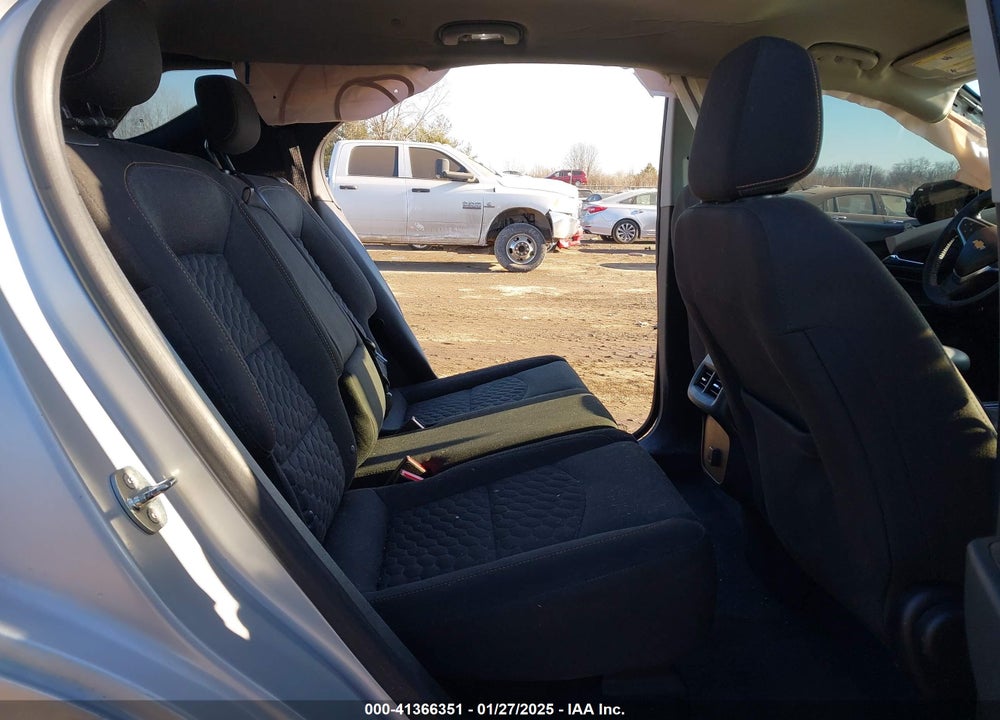 2018 CHEVROLET EQUINOX LT VIN: 2GNAXJEV0J6198881