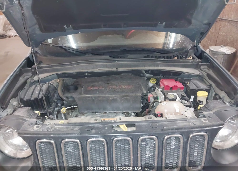 2018 JEEP RENEGADE LATITUDE 4X4 VIN: ZACCJBBB5JPH04503