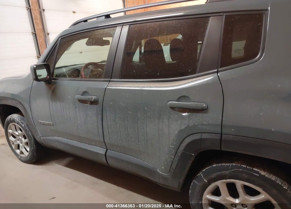 2018 JEEP RENEGADE LATITUDE 4X4 VIN: ZACCJBBB5JPH04503