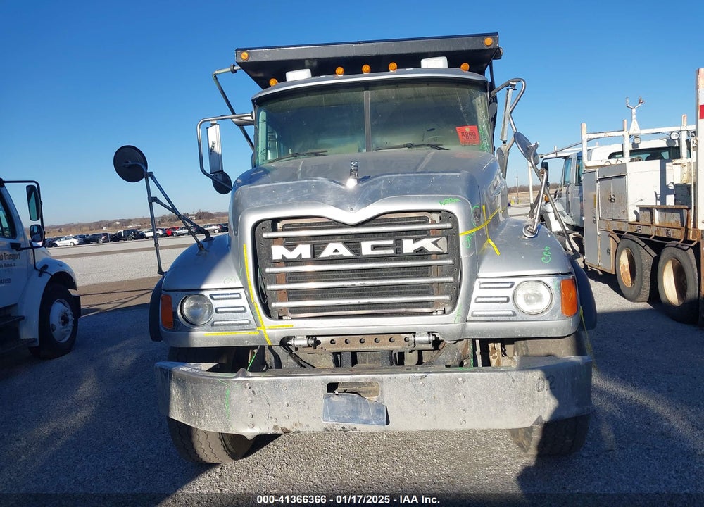 2006 MACK CV713 CV700 VIN: 1M2AG11CX6M036385