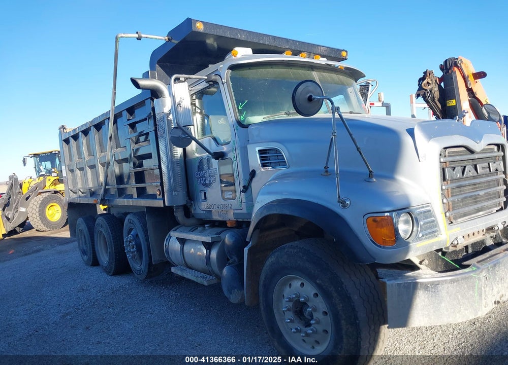 2006 MACK CV713 CV700 VIN: 1M2AG11CX6M036385