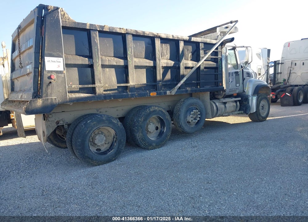 2006 MACK CV713 CV700 VIN: 1M2AG11CX6M036385